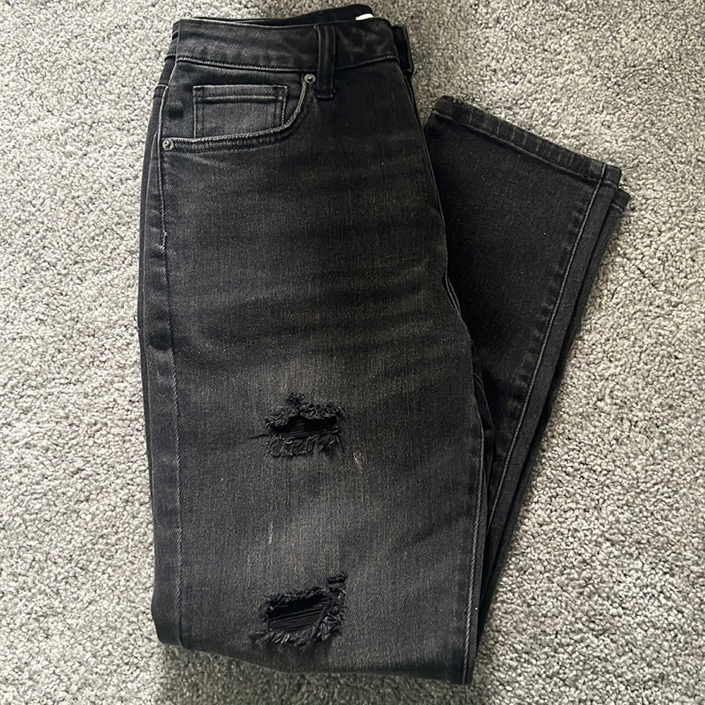 Forever 21 high rose black ripped jeans